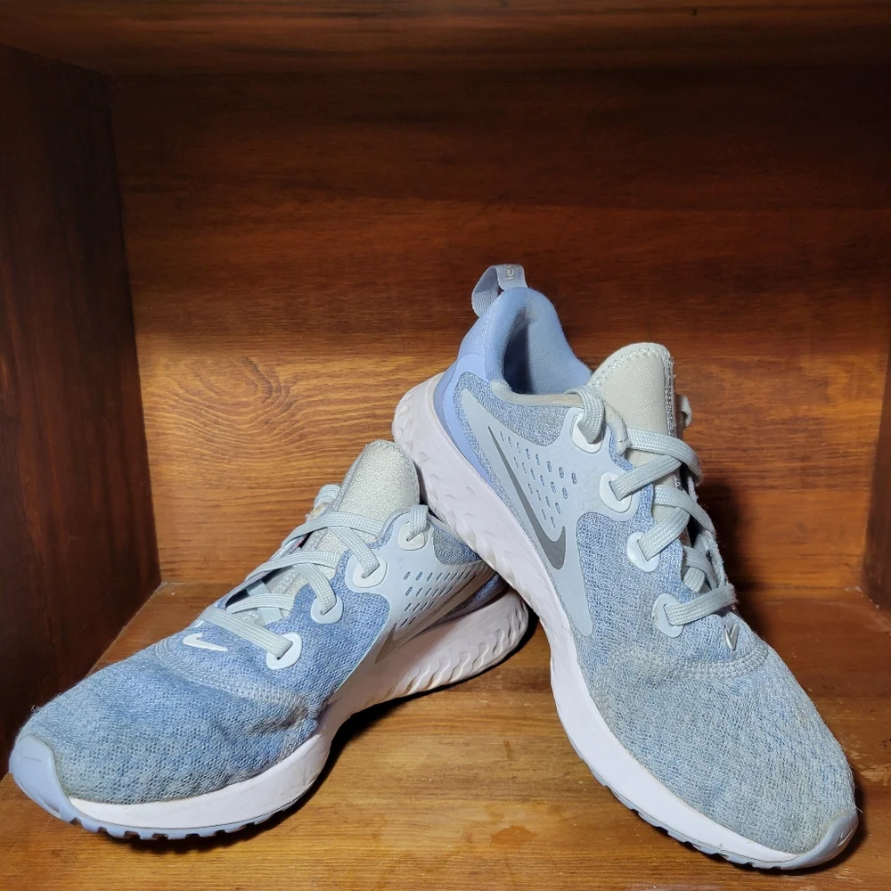 Nike Legend React Running Sneaker 5.5 - Picture 3 of 7